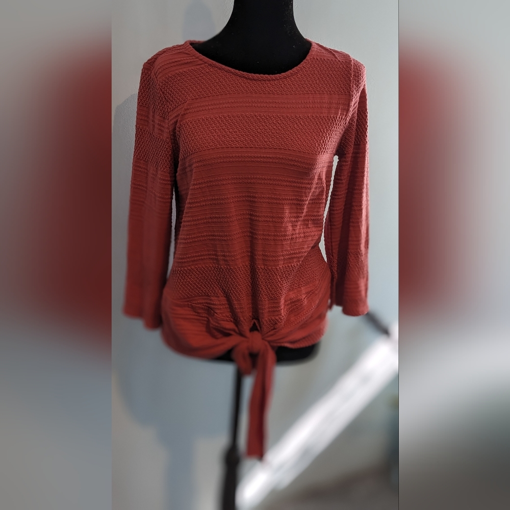 new direction Blouse With Bottom Tie Size Small